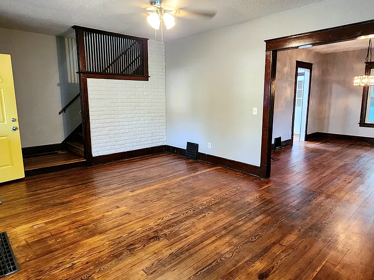 5537 Whiteford Rd — Photo 3
