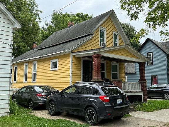 3rd image of 1118 Quarry Ave NW