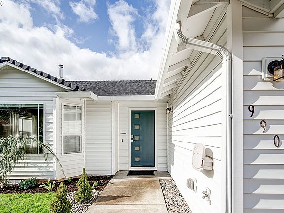 4th image of 9906 NE 104th Ct
