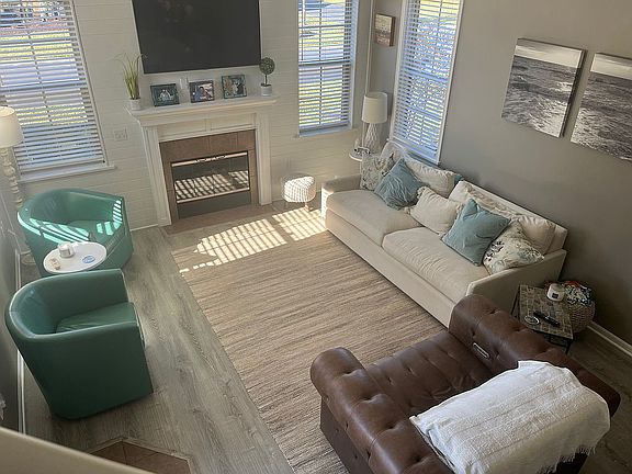 4th image of 2740 Canterbury Cir
