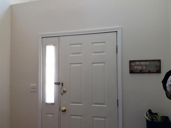 4th image of 100 Deer Run Dr