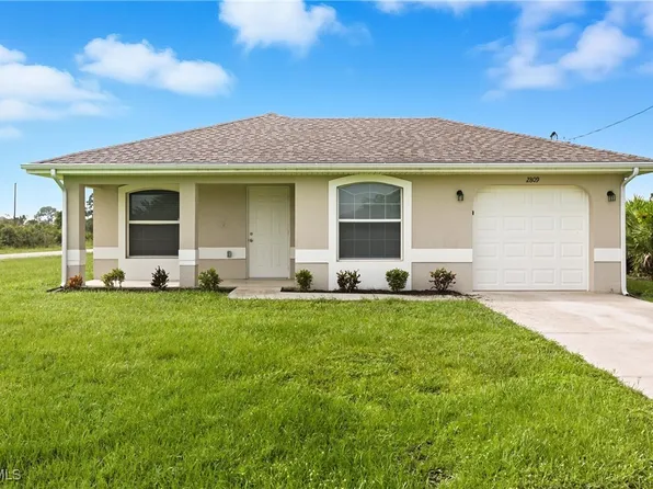2809 68th St W, Lehigh Acres, FL 33971
