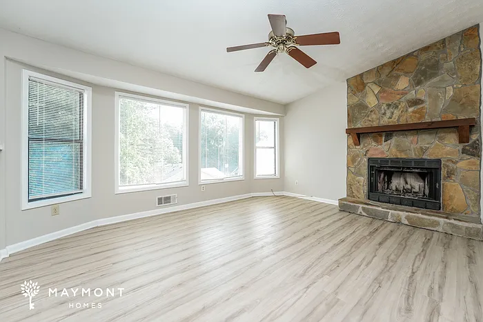 5975 Wellborn Trl — Photo 4