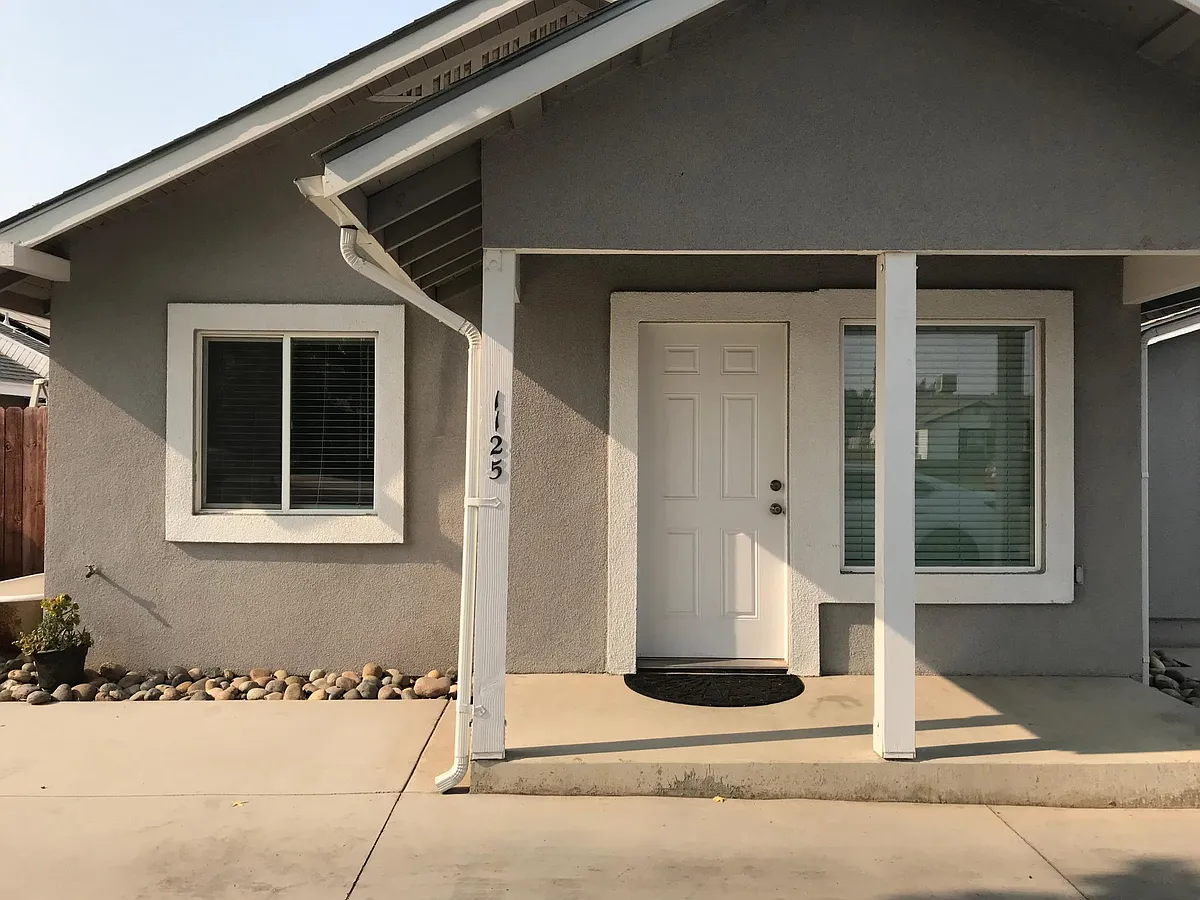 Building Photo - 1125 Tulare St