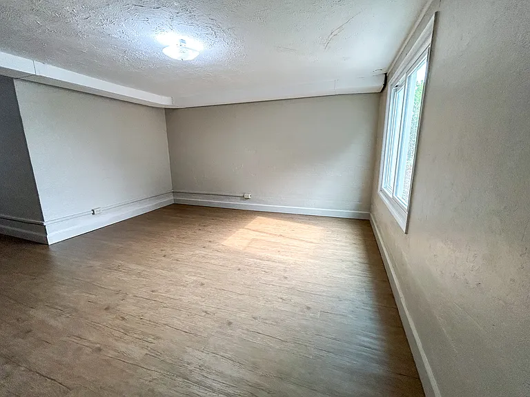 1550 Corina Dr SE — Photo 32