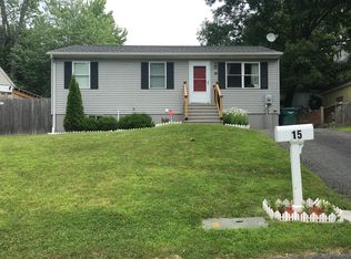 15 Jardine St, Springfield, MA 01107