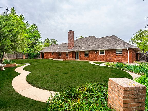 5th image of 2933 Pelham Dr