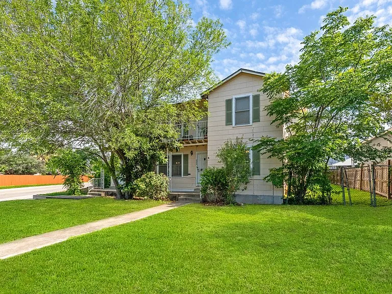 229 Alexander Hamilton Dr — Photo 3