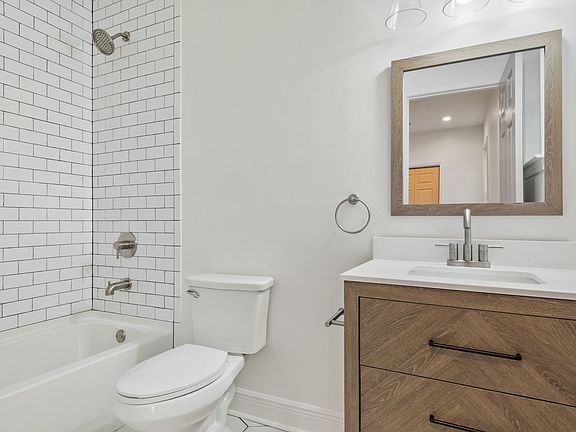 5th image of 1510 S Robertson #129742D63
