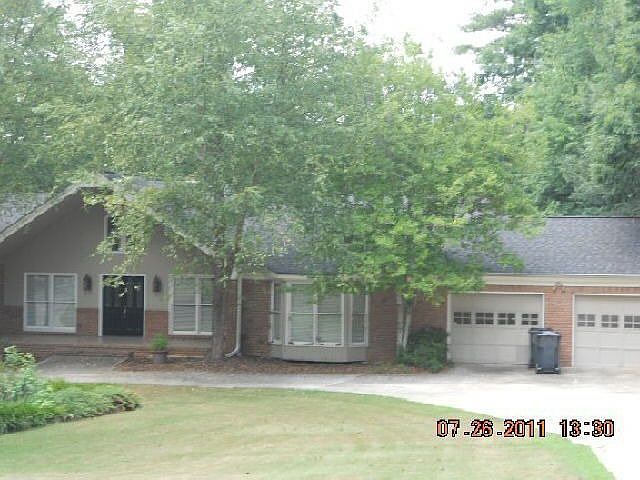 1st image of 2195 Castle Lake Dr
