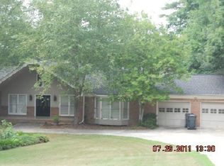 2195 Castle Lake Dr, Tyrone, GA 30290