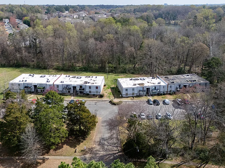 855 Farmhurst Dr #E — Photo 16