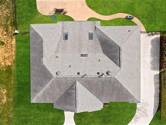 5th image of 1207 Masters Row