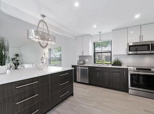 22 Ridgepointe Dr #F, Boynton Beach, FL 33435