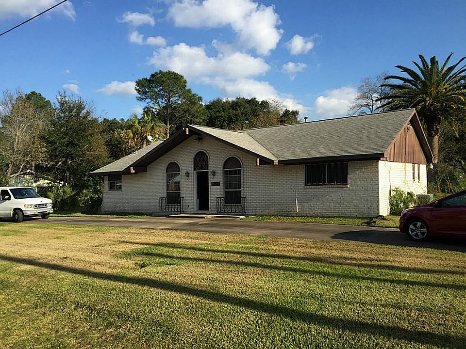 1st image of 3221 Regal Oaks Dr