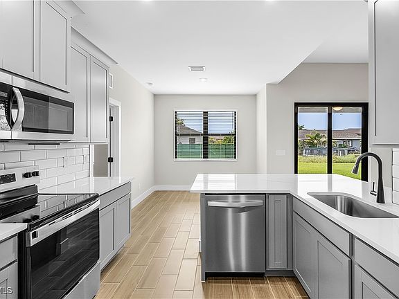 3rd image of 4113 SW 8th Court Cpe