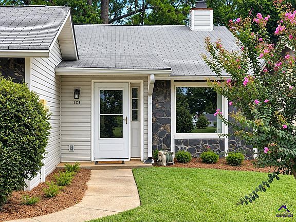 2nd image of 121 Pleasant Hill Ct