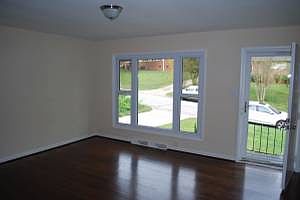 4th image of 1909 Elkhart Dr