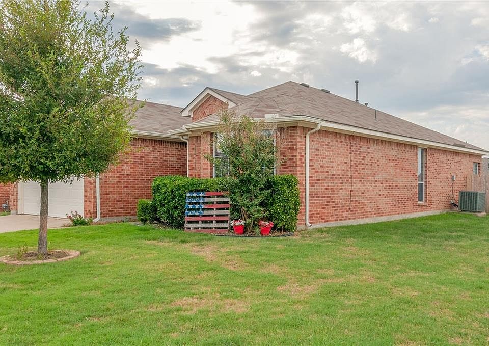 1st image of 2300 Moccassin Ln