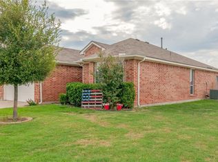 2300 Moccassin Ln, Fort Worth, TX 76177