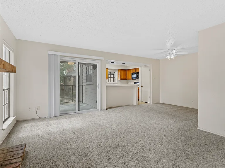 15221 Berry Trlbldg #A108 — Photo 2