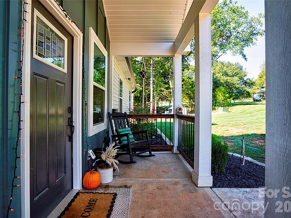5th image of 114 Crestbrook Cir