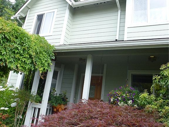 2nd image of 608 Williams Ct W