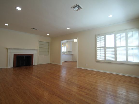 2nd image of 903 Portola Dr