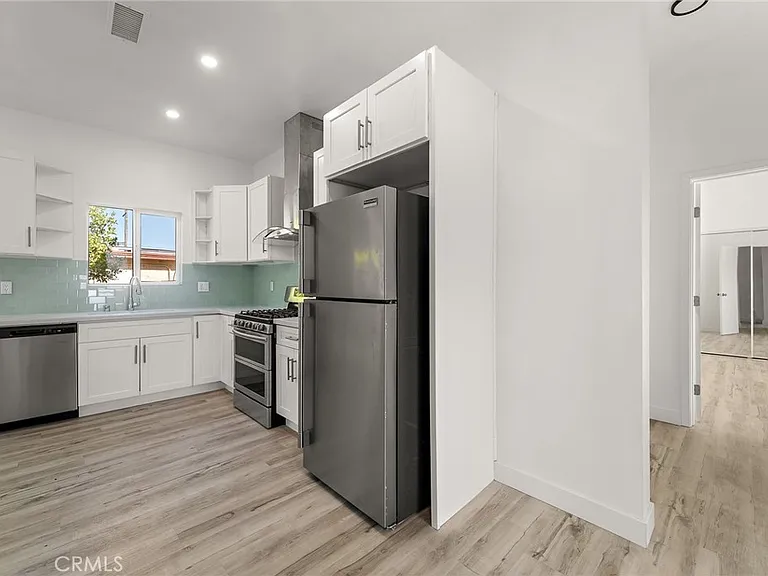 10730 Strathern St — Photo 20