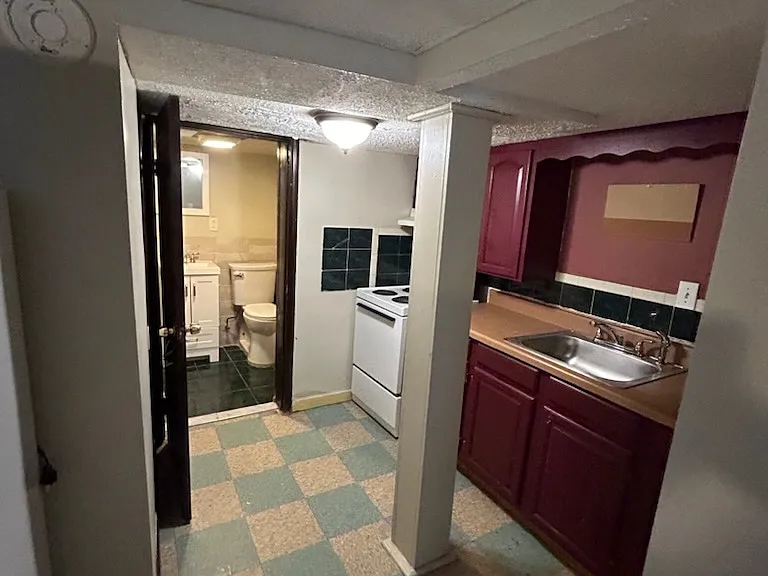 31 Seattle St #B — Photo 1