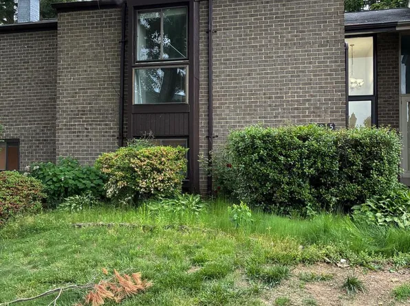 18815 Walkers Choice Rd, Gaithersburg, MD 20886