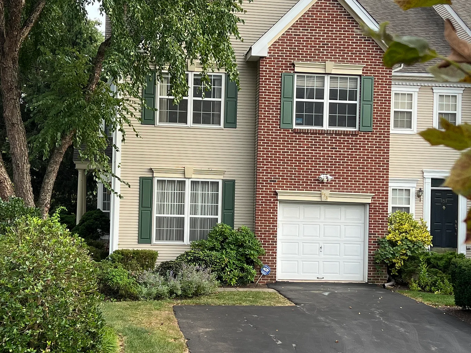 3 bed, 3.5 bath, 1972 sqft, $3,250 — Photo 2