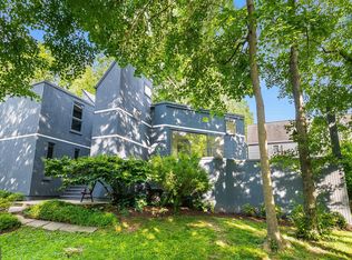 6885 Melrose Dr, Mclean, VA 22101