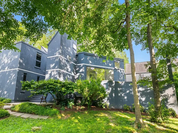 6885 Melrose Dr, McLean, VA 22101