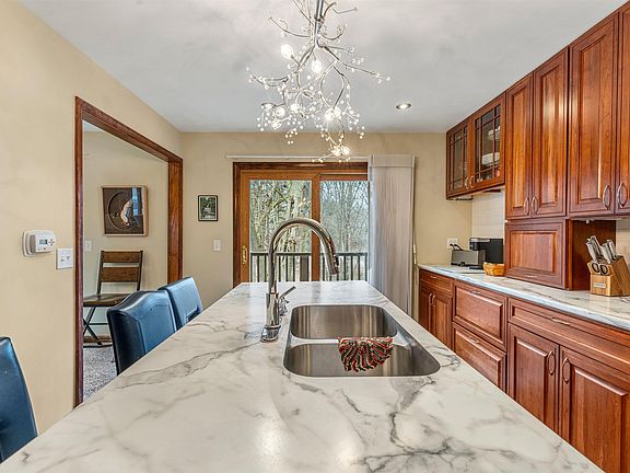 3rd image of 2033 N Trailridge Dr