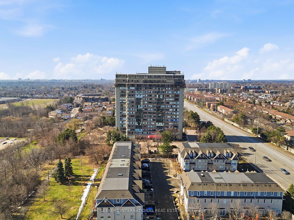 1st image of 880 Dundas St W #1604