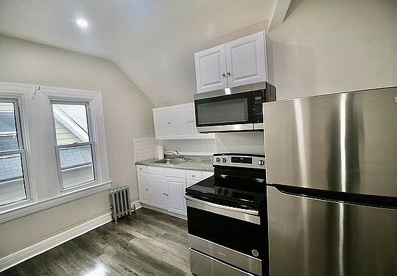 5th image of 322 Fenimore St #3L