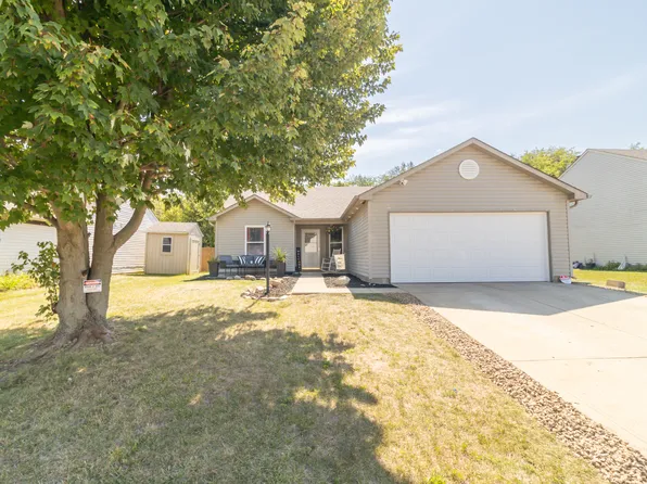 263 Woodstream Ct, Greenfield, IN 46140