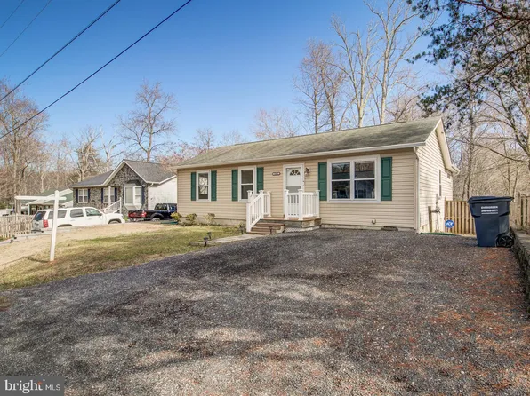 12472 Hernandez Ln, Lusby, MD 20657
