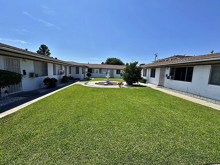 407 Violet Ave #E — Photo 1