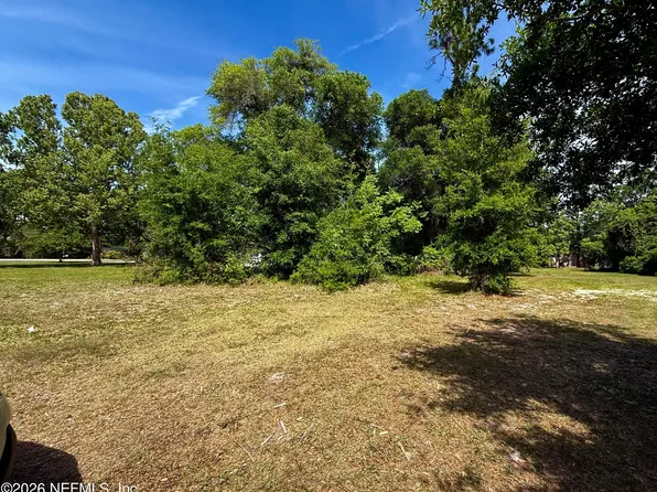 676 W PENIEL Road, Palatka, FL 32177