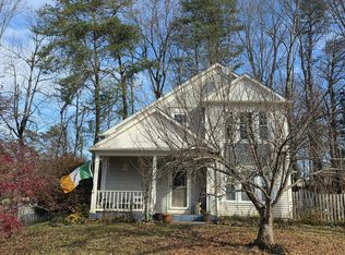 4504 Peppermill Ct, Dumfries, VA 22025