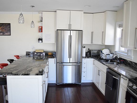 3rd image of 6049 N Christiana Ave