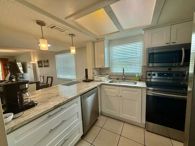 1005 Gulf Blvd #8 — Photo 8