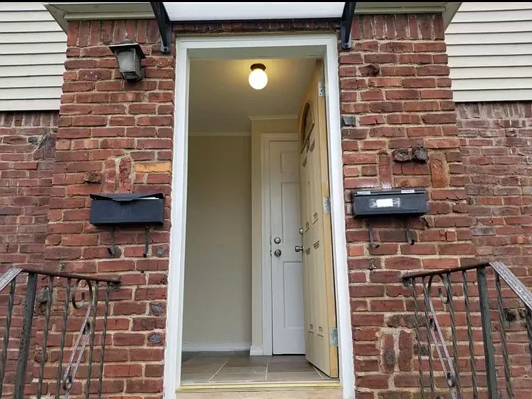 83 Macarthur Ave #1 — Photo 1