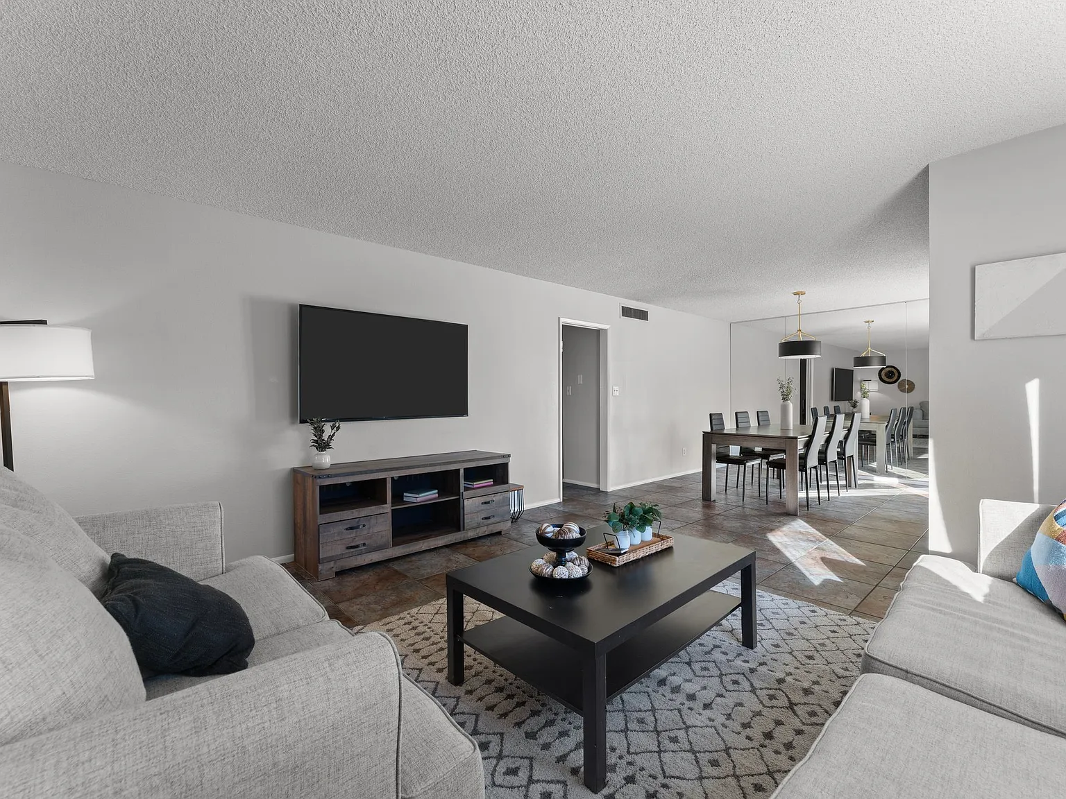 208 Bahia Ln E — Photo 1