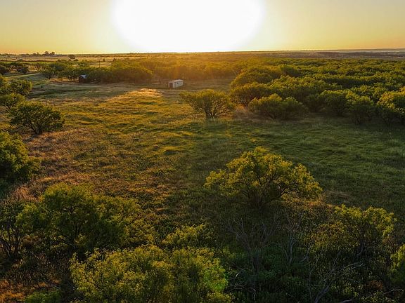 Houk Ranch, mature mesquite trees, mature oak trees, ponds, native grasses, utilities