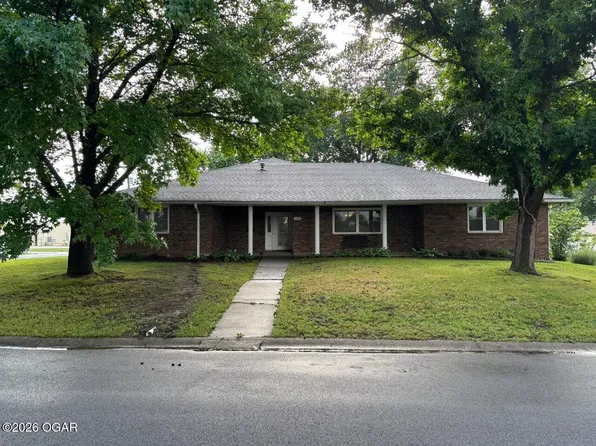 2147 Forest Dr, Carthage, MO 64836