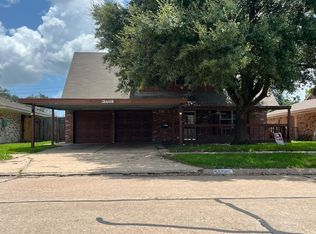 4709 College Park Dr, Deer Park, TX 77536