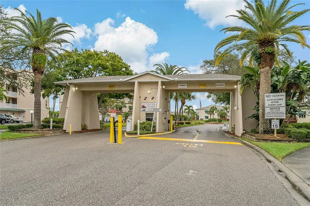2 bed, 1.0 bath, 1010 sqft, $1,300 — Photo 3